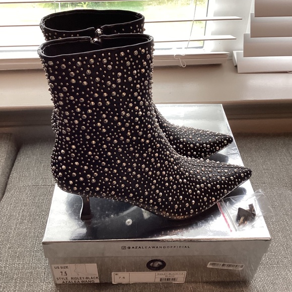 AZALEA WANG Ridley Studded Pointed Toe Bootie (Women) 7.5M - Picture 10 of 13